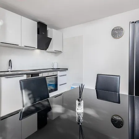 Cozy In With Kitchen * Dramalj