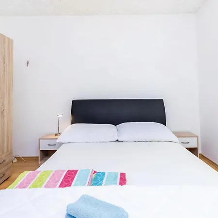 Apartment Cozy In With Kitchen Dramalj