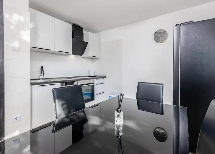Cozy In With Kitchen * Dramalj