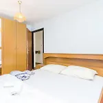 Cozy In With Kitchen アパート