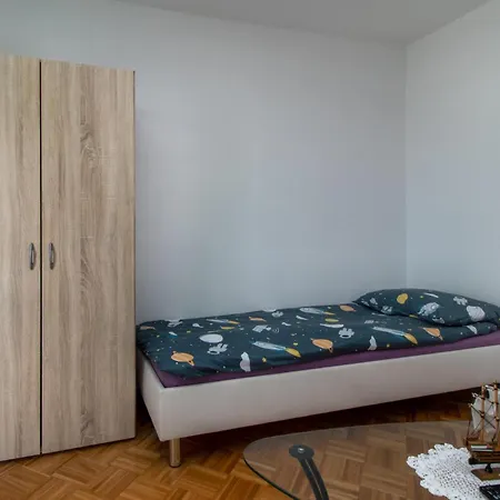 Cozy In With Kitchen Apartman *