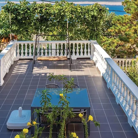 2 Bedroom Lovely In *