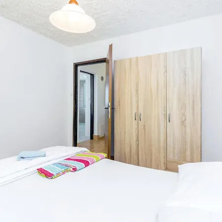 Appartamento Cozy In With Kitchen