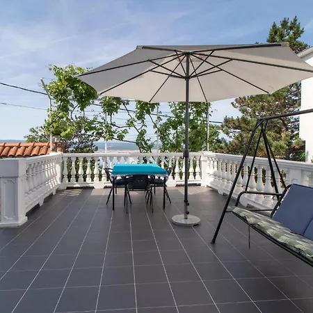 2 Bedroom Lovely In Apartament *