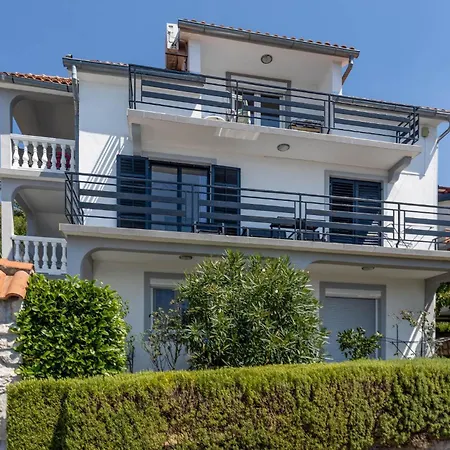 2 Bedroom Lovely In * Dramalj