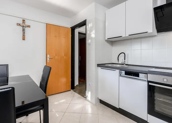 Apartment Cozy In With Kitchen