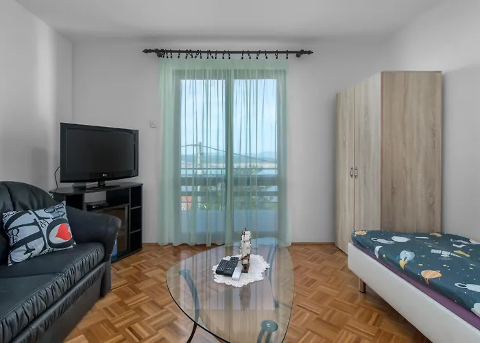 Apartment Cozy In With Kitchen